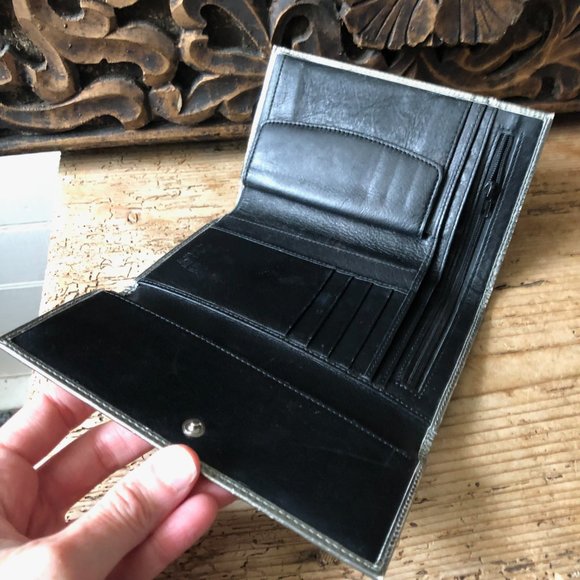 Braccialini Metallic Silver Embossed Cars Leather Trifold Checkbook Wallet - Picture 11 of 16